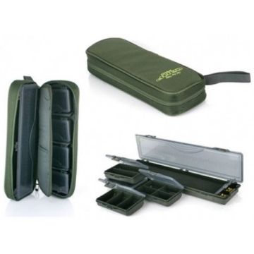 Geanta Carp Pro pentru MonturiAccesorii, 1 Penar Riguri + 4 Cutii pentru Carlige, 36x13x7cm