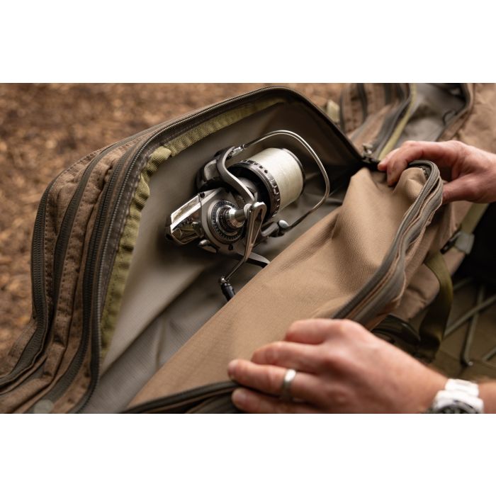 Husa pentru 3 Lansete si 3 Mulinete Korda Compac 3 Rod Divide Holdall, 3 Compartimente, 12ft 7